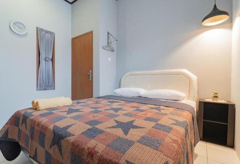 家庭间, Lembur Kiwari Setra Duta Mitra Reddoorz