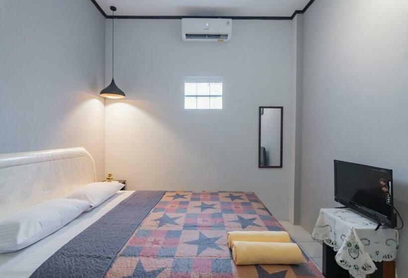 家庭间, Lembur Kiwari Setra Duta Mitra Reddoorz