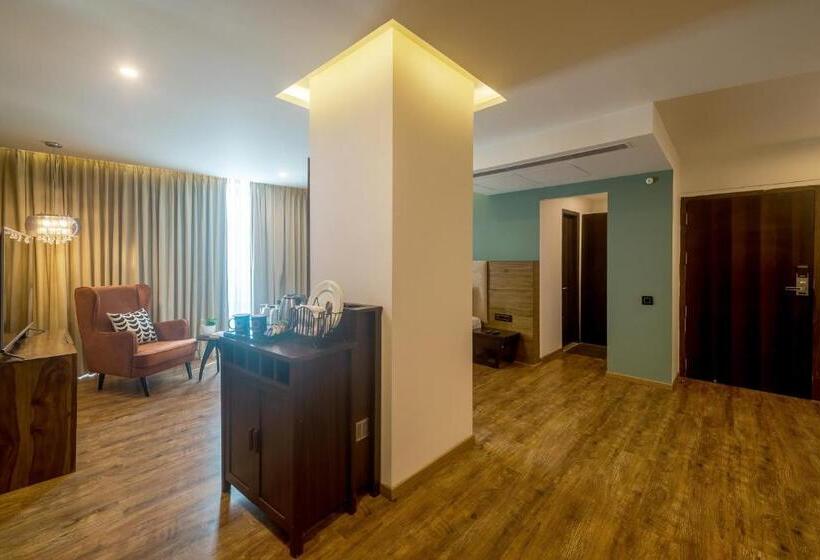 Suite, Olive Hotel Mg Road Dunsvirk Inn By Embassy Group
