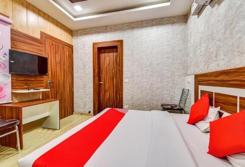 디럭스 트리플 룸, Oyo 79224  Shubh