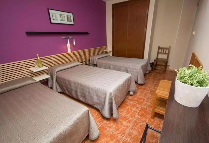 اتاق راحتی سه تخته, Hostal Jentoft