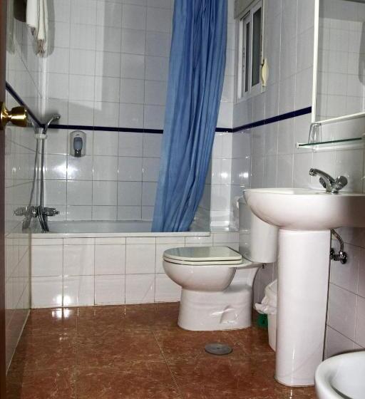 اتاق راحتی سه تخته, Hostal Jentoft