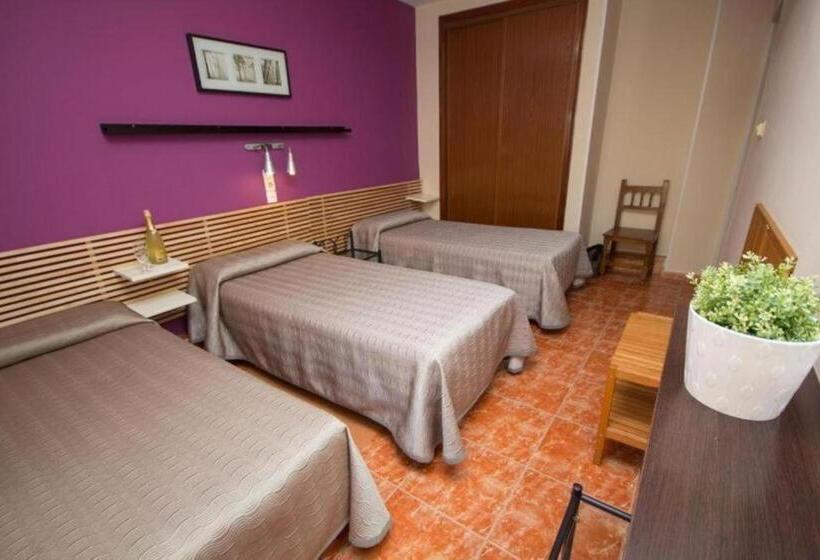 اتاق راحتی سه تخته, Hostal Jentoft