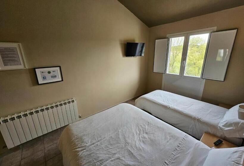 Номер Стандарт Трехместный, Hostal Jp Y Estudios