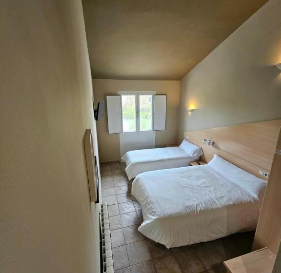 Номер Стандарт Трехместный, Hostal Jp Y Estudios