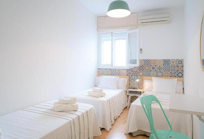 스탠다드 트리플 룸, Hostal La Calzada