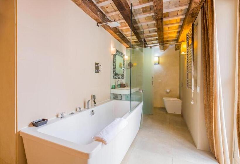 سوییت جونیور, Boutique V