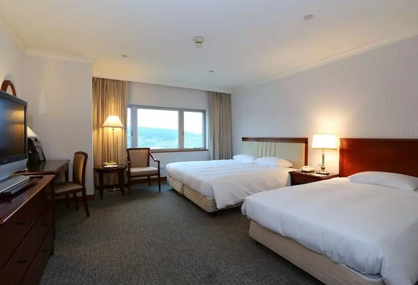 اتاق استاندارد سه تخته با چشمانداز, Evergreen Laurel Hotel Keelung