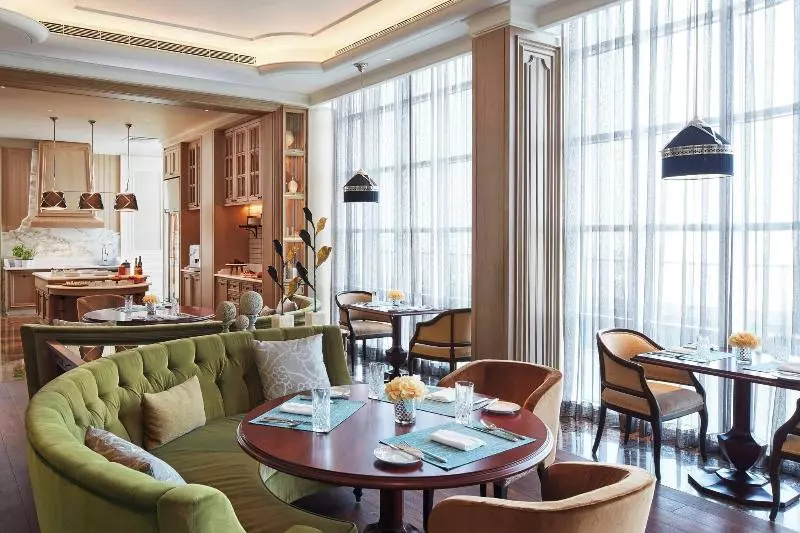 اتاق خانوادگی, Evergreen Laurel Hotel Keelung