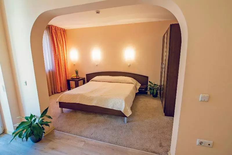 استودیوی استاندارد, Family Hotel Gran Ivan