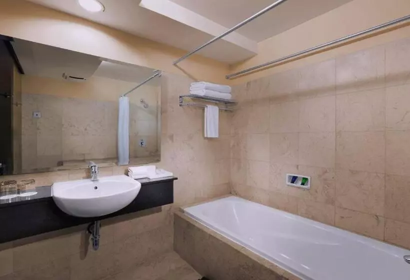 آپارتمان 3 خوابه, Grand Dafam Braga Bandung