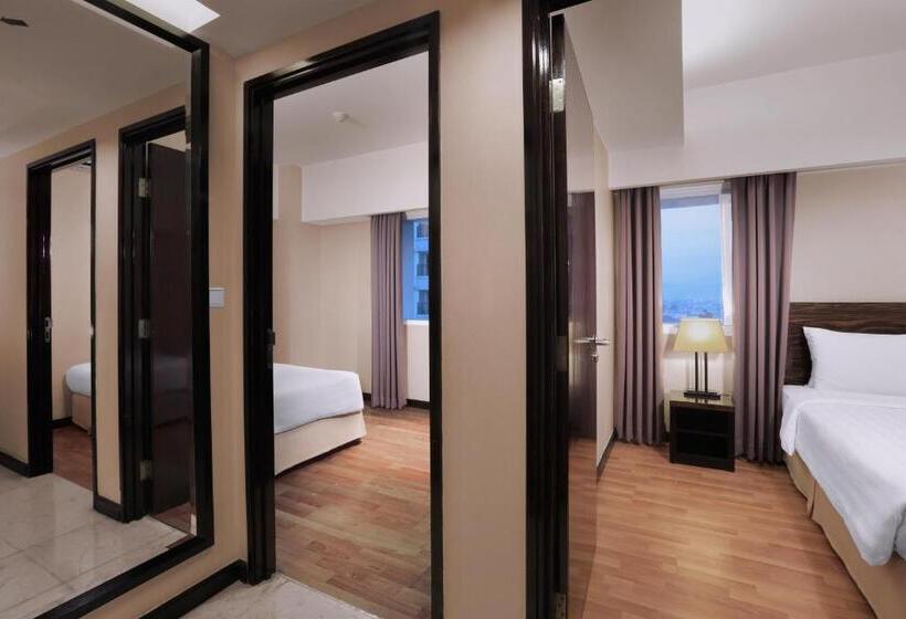 Апартаменты 3 Спальни, Grand Dafam Braga Bandung