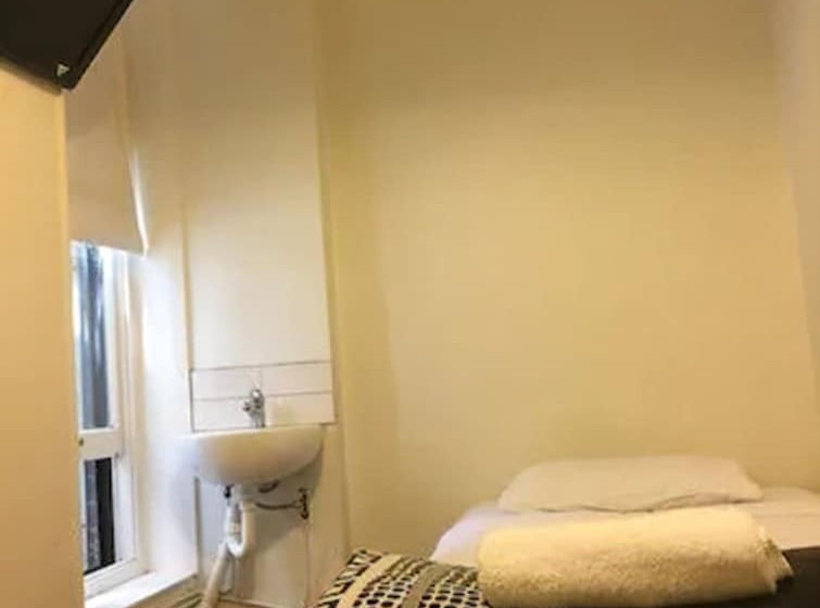 اتاق استاندارد یک تخته با سرویس بهداشتی مشترک, Highfield Private