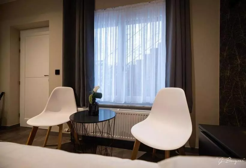 スタンダード４人部屋, La Reine Hôtel, City Centre