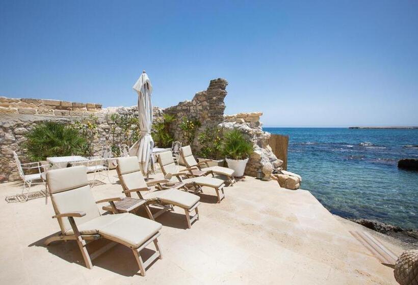 تختخواب در اتاق مشترک, Musciara Siracusa Resort