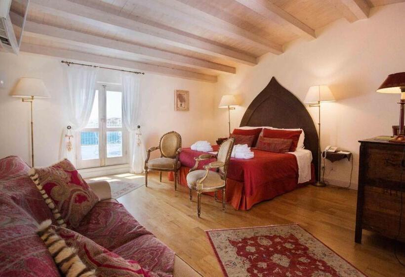 سوییت با چشم‌انداز دریا, Musciara Siracusa Resort