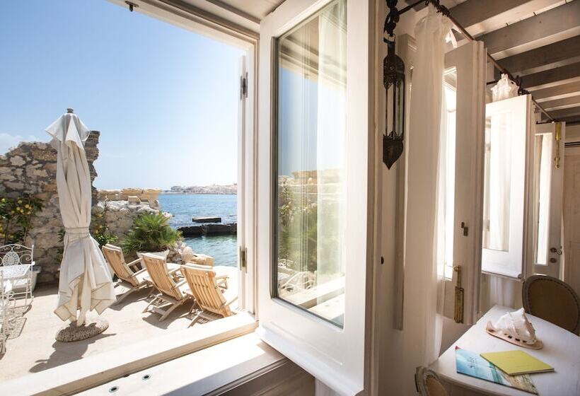 تختخواب در اتاق مشترک, Musciara Siracusa Resort