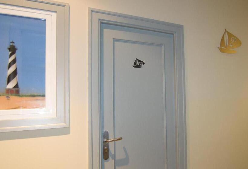 스탠다드 트리플 룸, Náutico