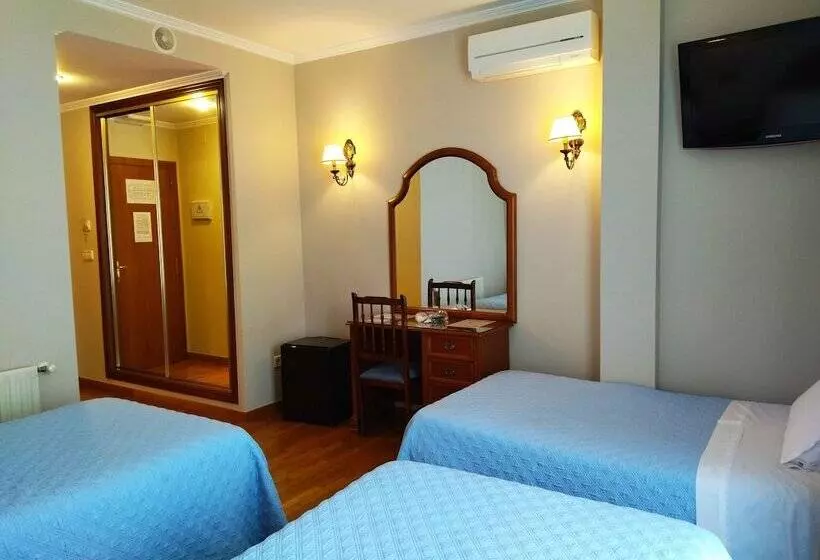 اتاق استاندارد سه نفره, Playa Compostela