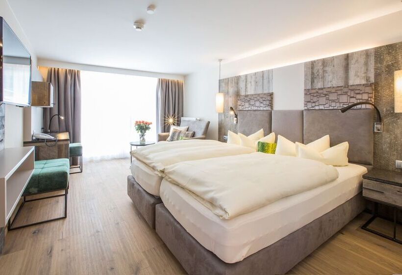 デラックスルーム, Rita