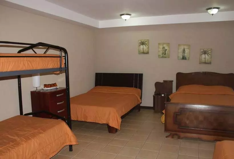 اتاق خانوادگی, Santa Maria Inn