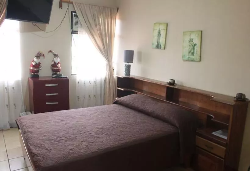 اتاق استاندارد یک نفره, Santa Maria Inn