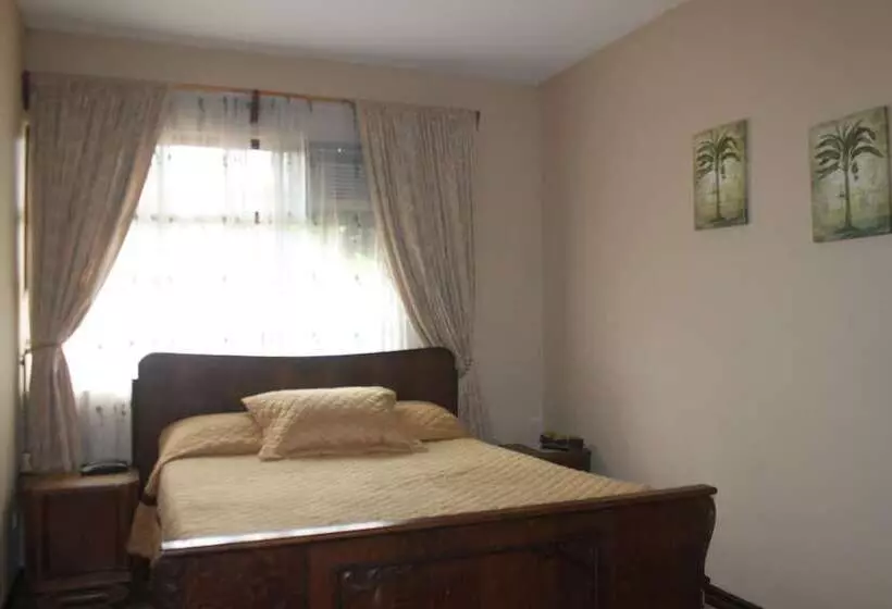 اتاق استاندارد یک نفره, Santa Maria Inn