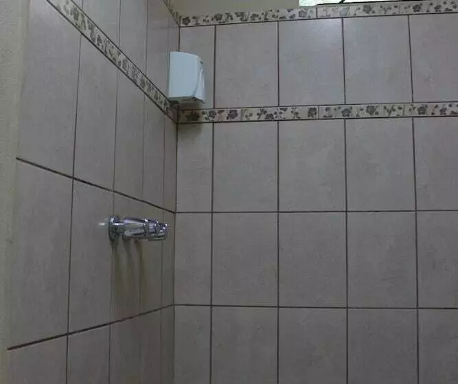 اتاق استاندارد چهار تخته, Santa Maria Inn