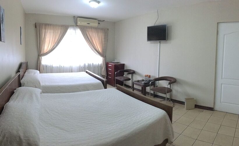 غرفة قياسية رباعية, Santa Maria Inn