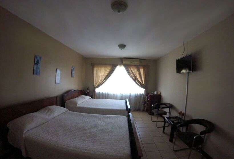 غرفة قياسية رباعية, Santa Maria Inn