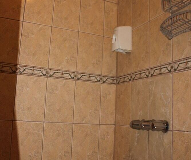 غرفة قياسية ثلاثية, Santa Maria Inn