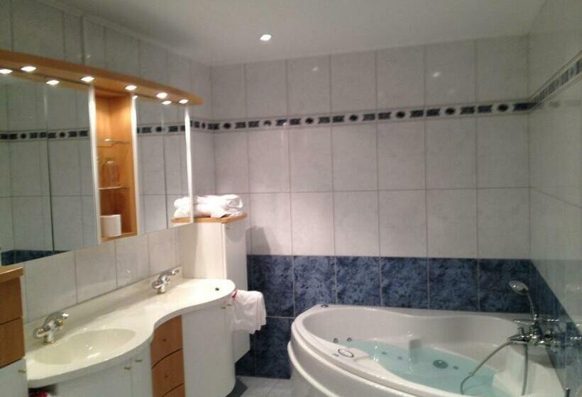 스탠다드 자쿠지 룸, Val De La Cascade