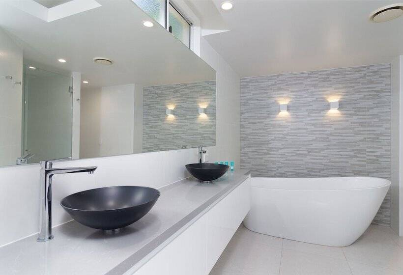 Апартаменты Ejecutiva 3 Спальни, Mandalay Luxury Beachfront Apartments