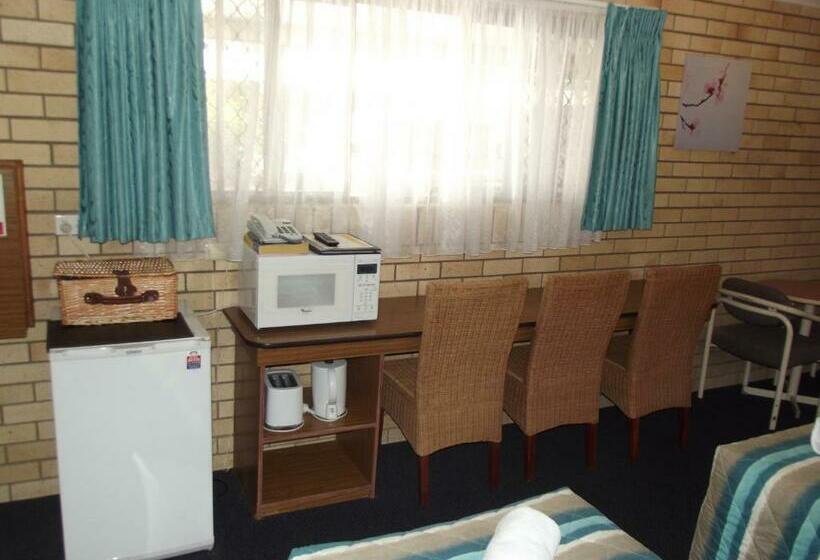 4인용 스탠다드 룸, Bridge Street Motor Inn