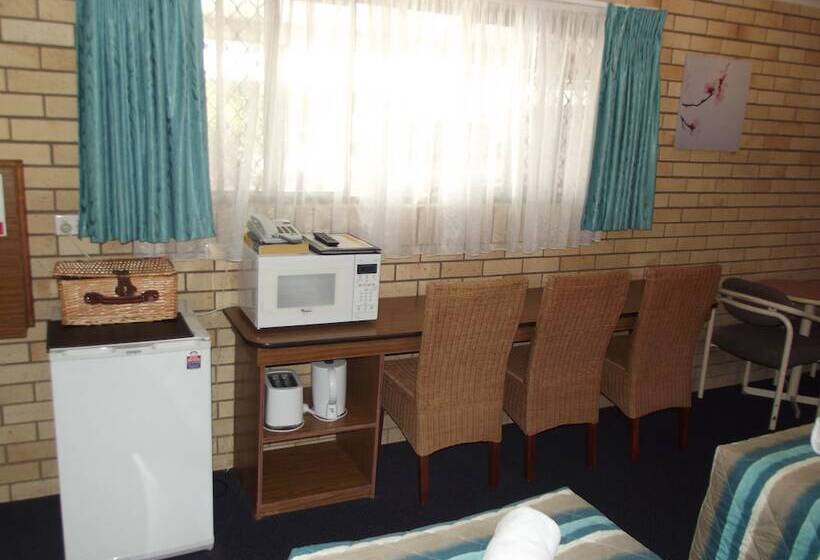 4인용 스탠다드 룸, Bridge Street Motor Inn