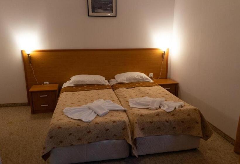 דירת חדר, Villa Ibar