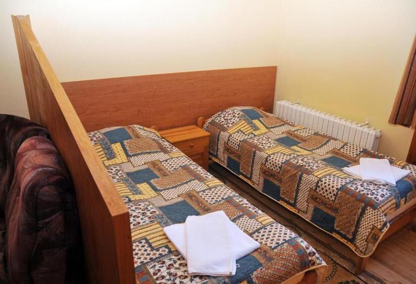 בקתת חדר, Villa Ibar