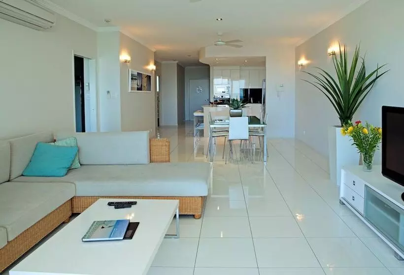 海の見える２ベッドルームアパートメント, Vue Apartments Trinity Beach