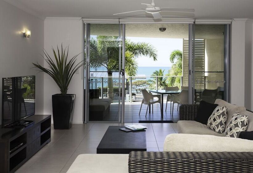 Апартаменты 4 Спальни, Vue Apartments Trinity Beach