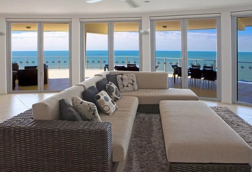 １ベッドルームペントハウスアパート, Vue Apartments Trinity Beach