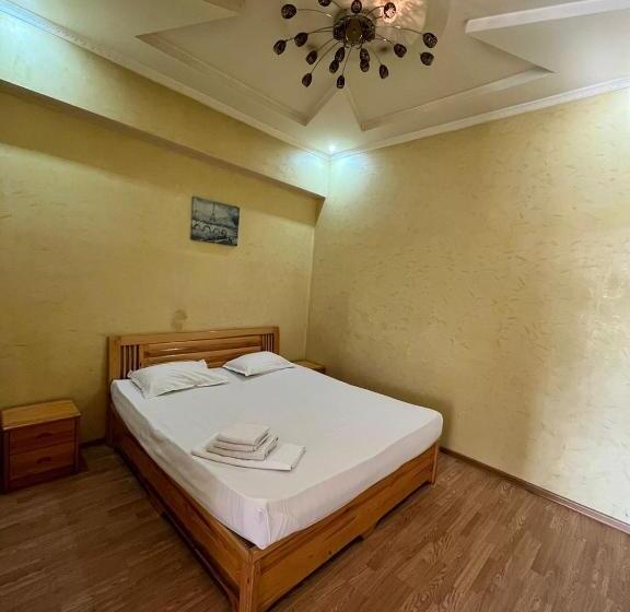 اتاق لوکس چهار تخته, Akzhol Hotel Almaty