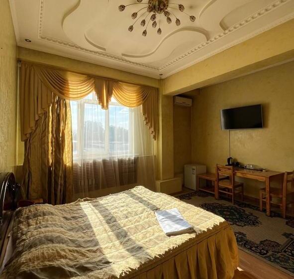 اتاق لوکس چهار تخته, Akzhol Hotel Almaty