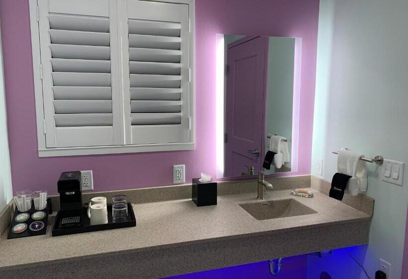 חדר סטנדרט עם מיטת קינג, Worthington Of Logan