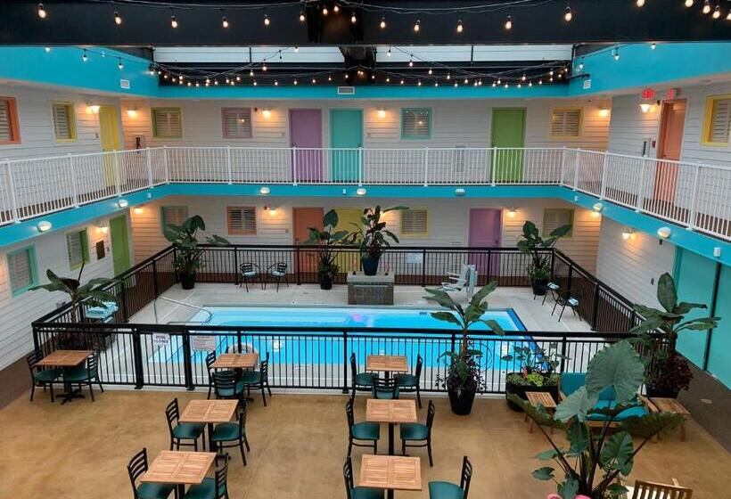 חדר דלוקס לארבעה, Worthington Of Logan