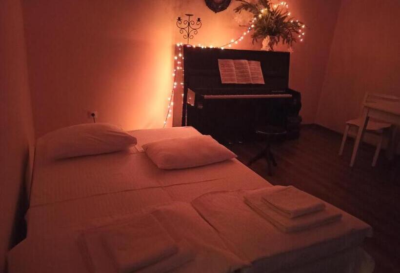 Номер Стандарт с Балконом, гостьовий дім тая