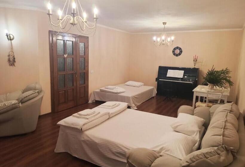 Номер Стандарт с Балконом, гостьовий дім тая