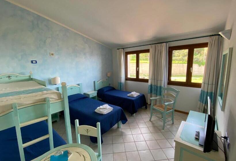 Pokój Czteroosobowy Deluxe, La Locanda Del Mare