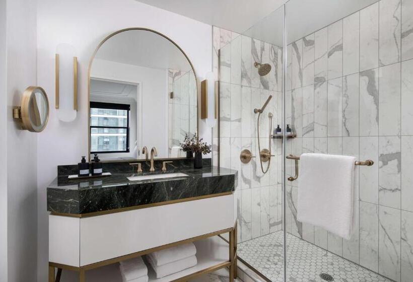 استودیوی استاندارد, Pendry Chicago