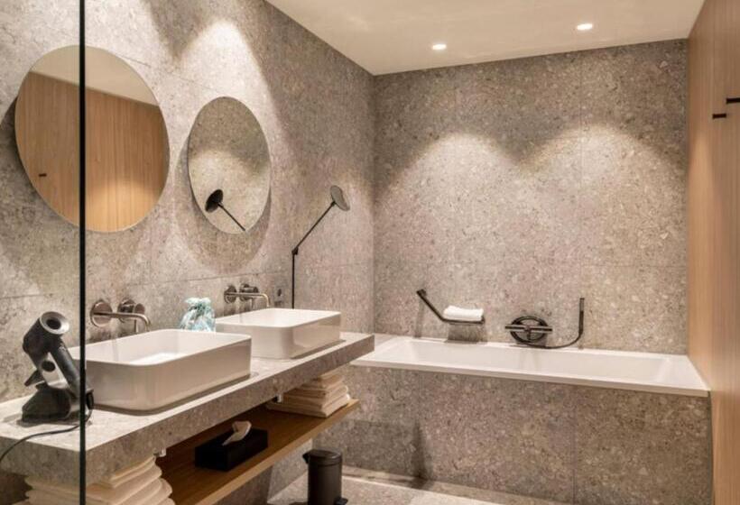Люкс Кровать Кинг, Van Der Valk Hotel Deventer