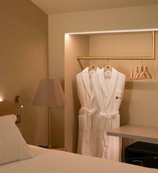 带大床的套房, Torel Terra Brava